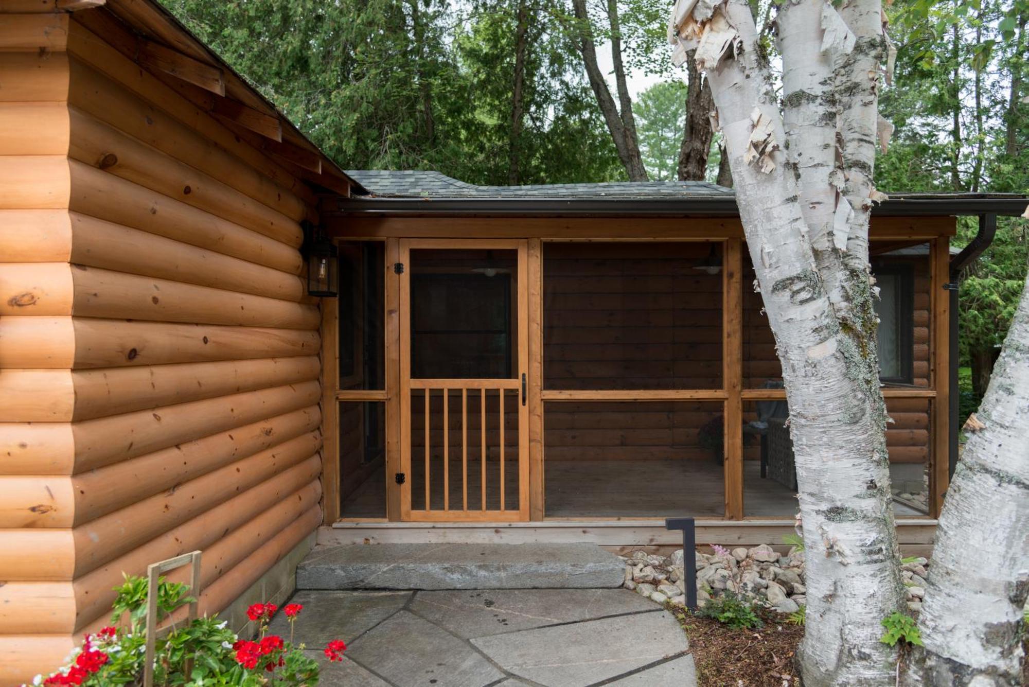 Haliburton Post House Hotel Minden Exterior foto