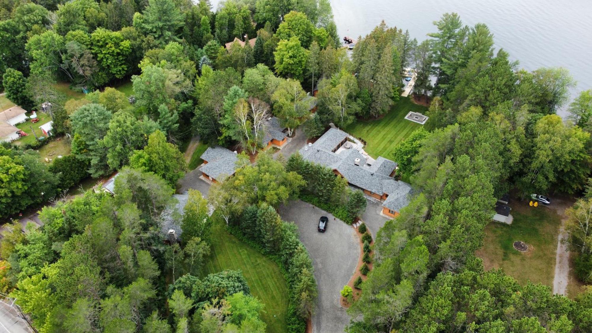 Haliburton Post House Hotel Minden Exterior foto