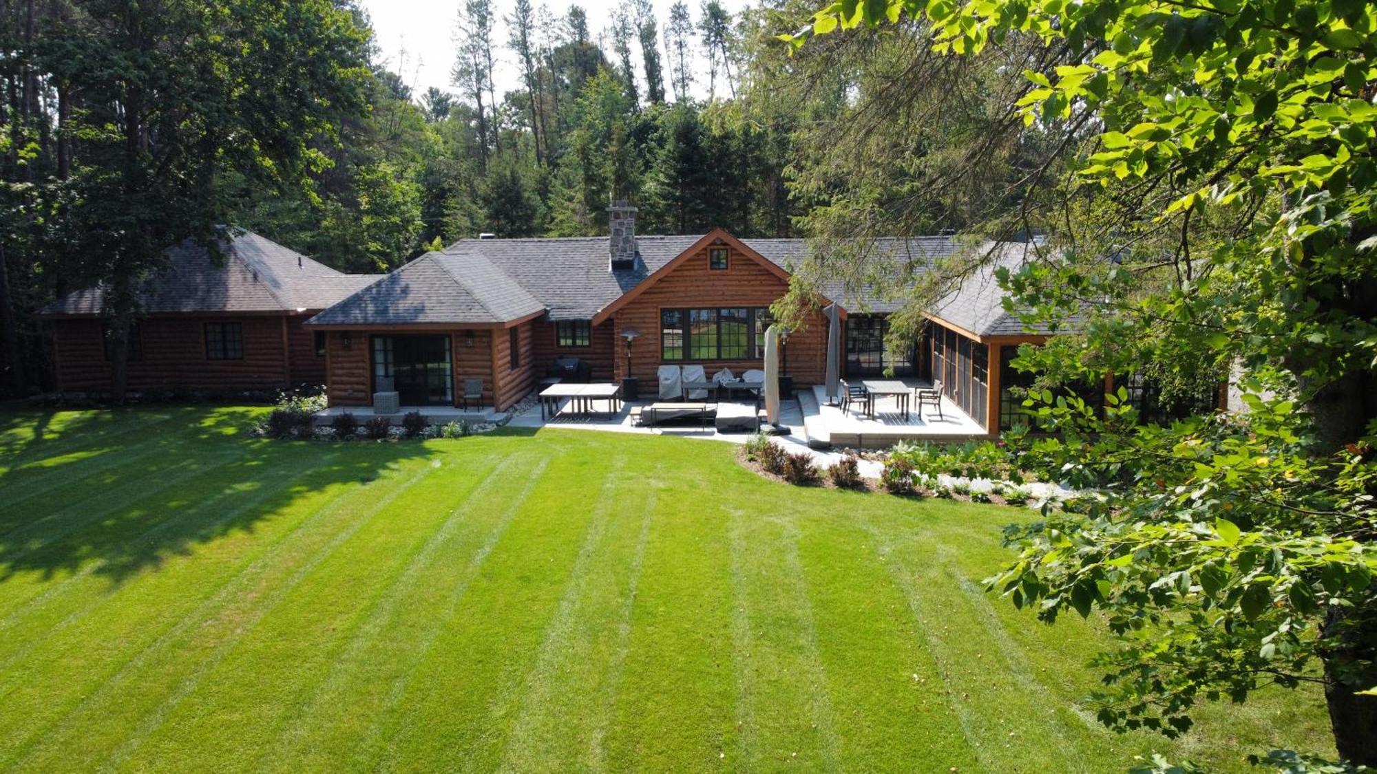 Haliburton Post House Hotel Minden Exterior foto